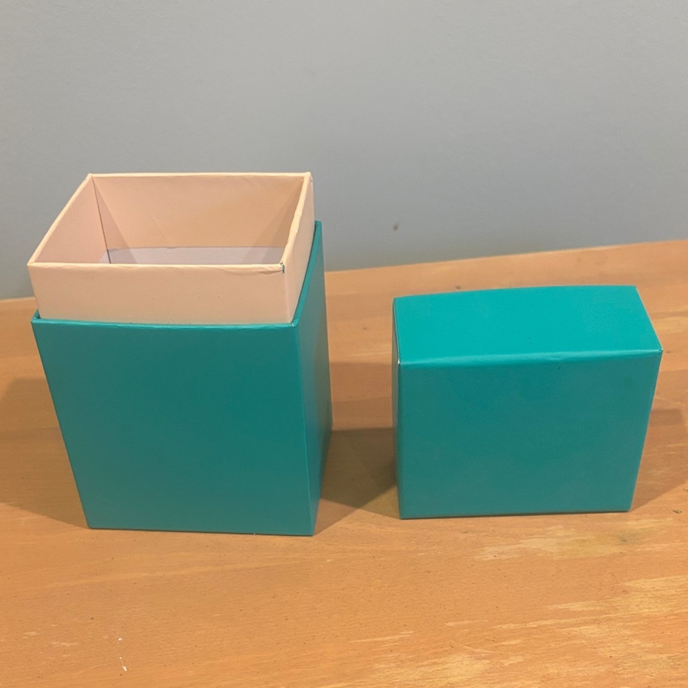 Tieks Turquoise Flats & Loafers BOX ONLY - Picture 7 of 7